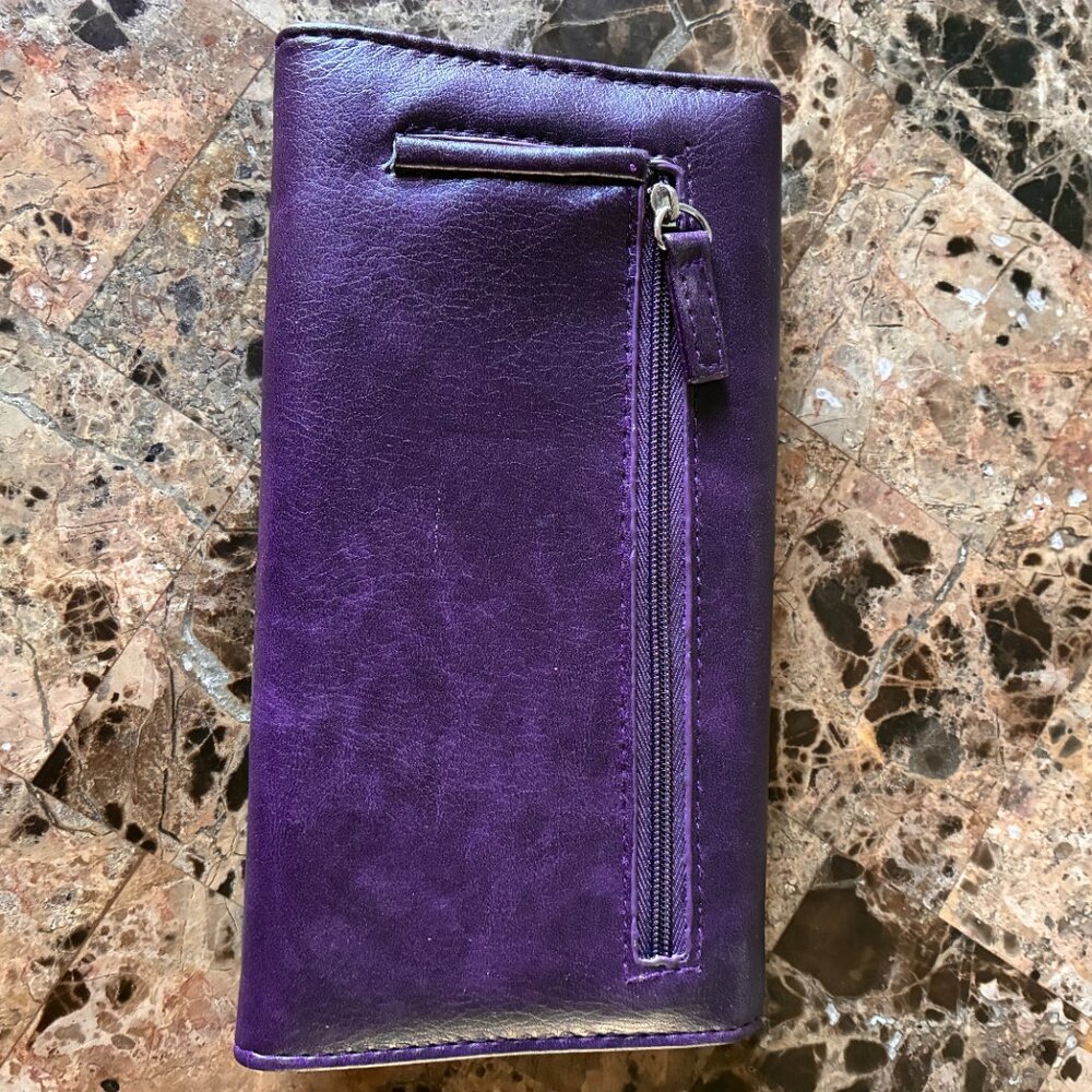 Purple RFID protection Mundi brand wallet has slots for coupons, receipts - Picture 3 of 6